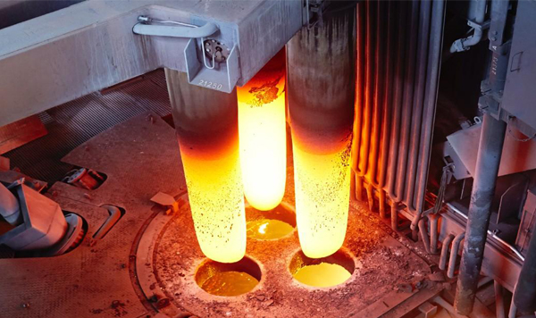 Maintaining Arc Furnace Graphite Electrodes: Key to Optimal Performance and Longevity